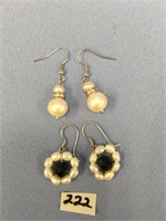 2 pairs of pearl and crystal drop earrings   (2)