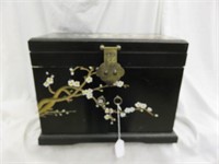 ORIENTAL JEWELRY BOX WITH CONTENTS