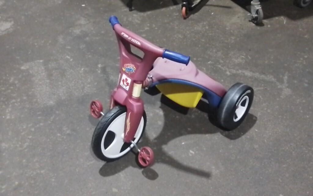 Radio Flyer Twist Trike