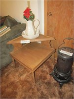 CORNER TABLE