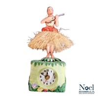 VTG Hula Boyl in Grass Skirt Clock