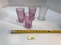 4 Plastic Restaurant Cups