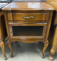 French Provincial End Table with Cabriole Legs