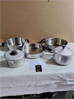 (5) Assorted Metal Pans with (2) Lids