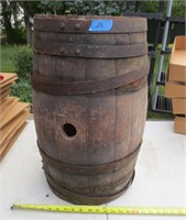 Wood barrel, loose rings, 2' tall