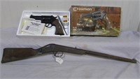 Crosman 38C CO2 powered air revolver including a