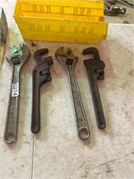 4- pipe and cresceny wrenches with bin