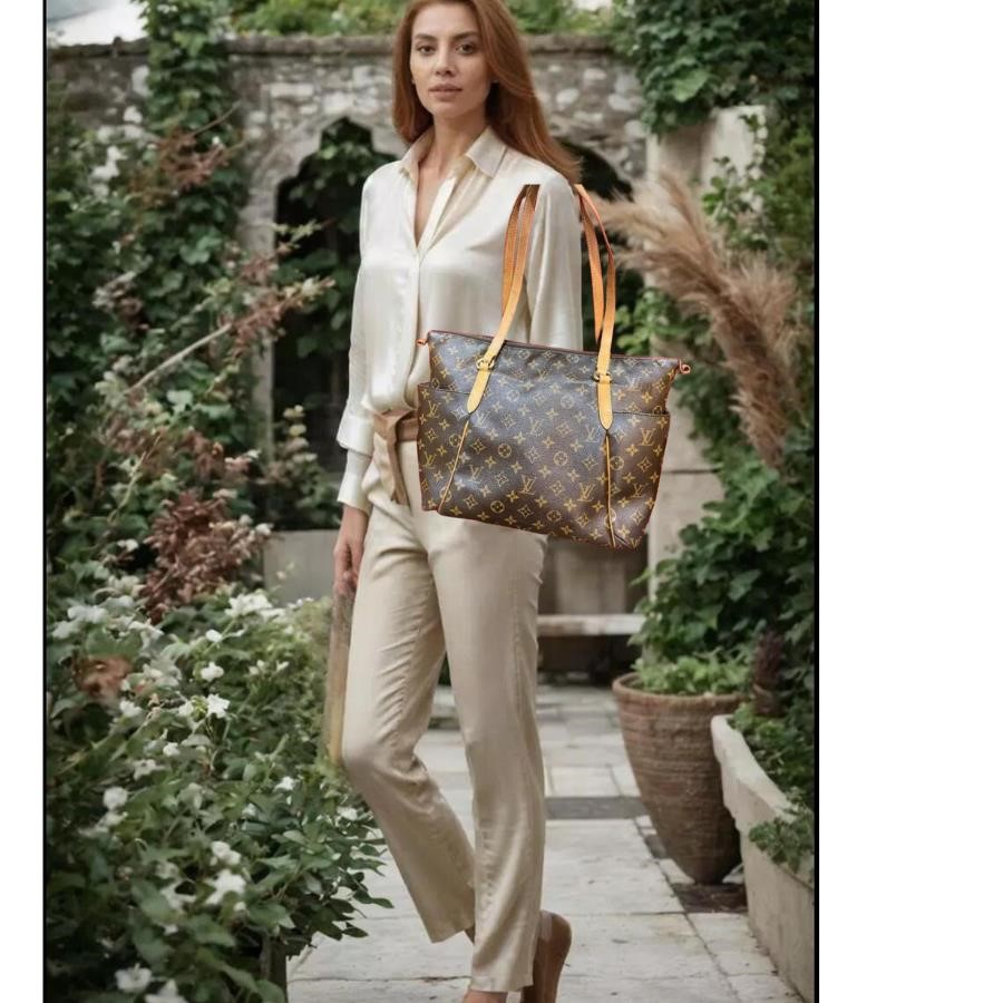 LOUIS VUITTON Monogram Totally MM ShoulderTote Bag