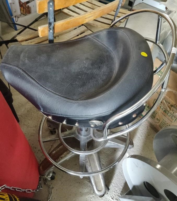 Motorcycle Seat Stool, Moves Up & Down