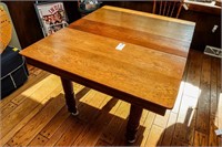 Antique Oak Dining Table w/3-Leaves