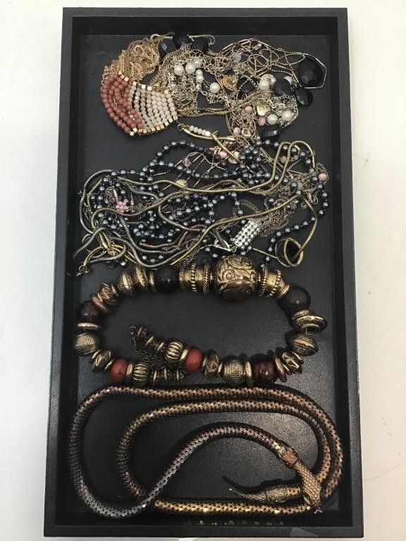 Fashion jewelry. Necklaces