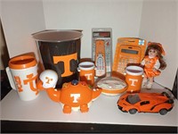 Great group of Univ. of TN souvenirs including: