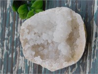 GEODE ROCK STONE LAPIDARY SPECIMEN