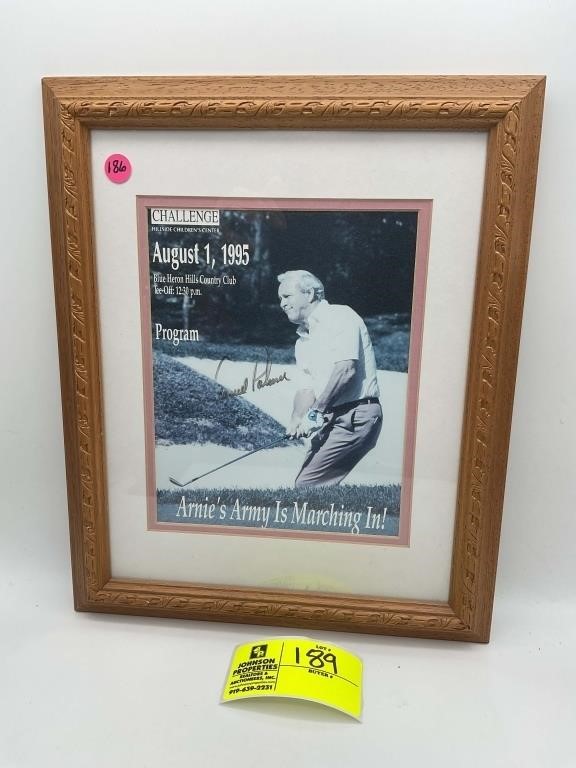 ARNOLD PALMER FRAMED AND MATTED AUTOGRAPHED PICTUR