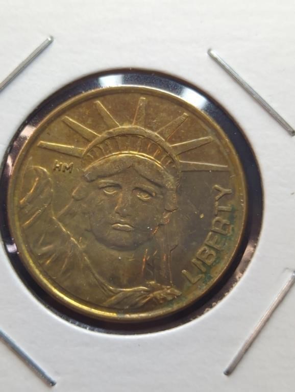 382 Antiques and Collectables, Coins, Banknotes, more