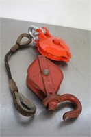 Block & tackle pulleys & small cable with eyes