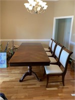4 Leaf Table & 4 Dining Chairs