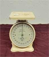 Vintage American Family 25lb Scale