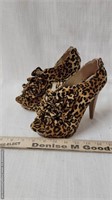 B9 New women's heels sz 6 Charlotte Russe