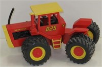 Scale Models Versatile 825 4wd, 1/16