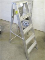 5ft Folding Step Ladder