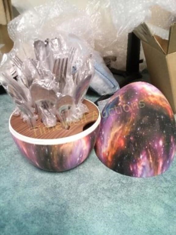 Space Egg Cutlery Set