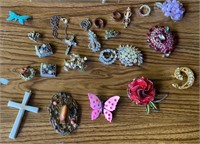 Lot of Costume Brooches & Earrings
