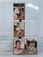 Binder Pages With (21) 1962 Topps Baseball Cards