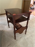 Wooden End Table with Magazine Rack