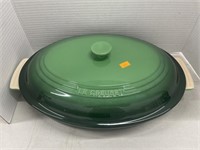 Le creuset ceramic baking dish w/ lid