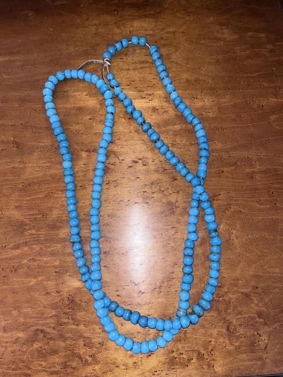 Vintage Strand of Turquoise Glass Bead Necklace