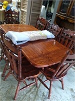 Pine Solid Wood Dining Table 8 chairs and 2 leaves