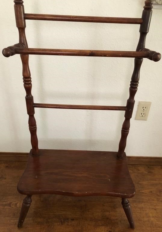 E - ANTIQUE WOOD VALET STAND (K87)