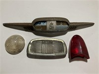 1953-53 Plymouth Badge with Emblim