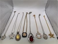 PENDANT NECKLACE LOT OF 8