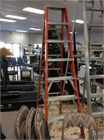 8 foot fiberglass ladder