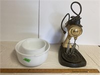 Vintage Sunbeam mix master with 2 mixing bowls-