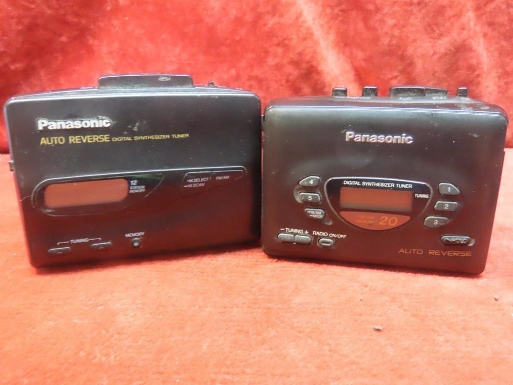 (2)Vintage Panasonic cassette players. RQ-V186
