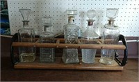 Decanter holder with decanters