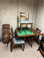 Mid Century Style Table w/ Leaves, Pads & 4 Chairs