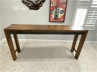 COUNTER-HEIGHT TABLE