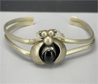 Queen Bumblebee Nickel Silver Black Onyx bracelet