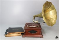 Vintage Duplophone Gramophone w/Records