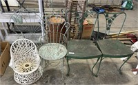 (6) Vintage Wrought Iron Floral Patio Chairs.
