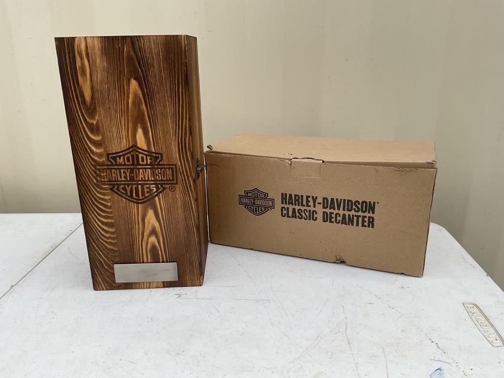 HARLEY DAVIDSON DECANTER WITH WOODEN CRATE