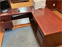 "L" Shaped Office                Desk Up Stairs
