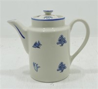 Hall China Blue Willow teapot