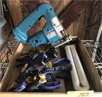 Tray lot of 4 Irwin clamps and a makita cordless