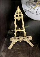 ORNATE SMALL BRASS EASEL STAND