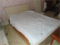 Full Size Mid Century Modern Type Bed